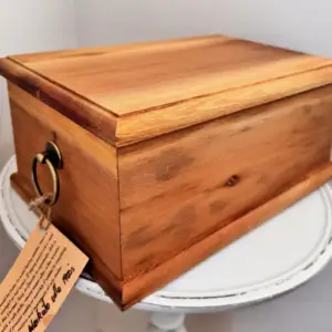 NZ Recycled Native Timber Ash Urn with Handles - Image 2